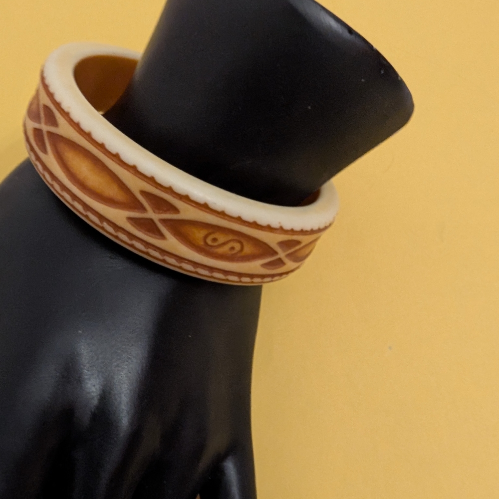 ❄️Hattie Carnegie Bangle/ Bracelet, Stylized, Geometric Bracelet